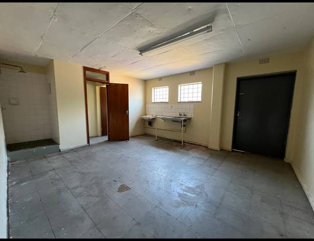 399M² WAREHOUSE TO LET IN STRIJDOMPARK